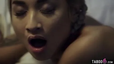 Taboo6 thérapie de conversion pour ladolescente asiatique avery black video porn