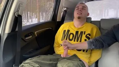 Attaché dans une voiture vidéo porno
