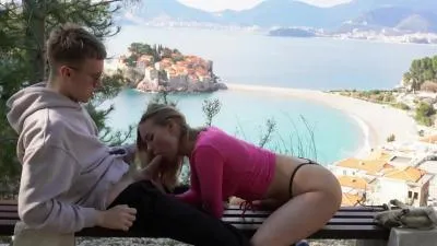 Jeune couple faisant lamour avec une vue imprenable video porno